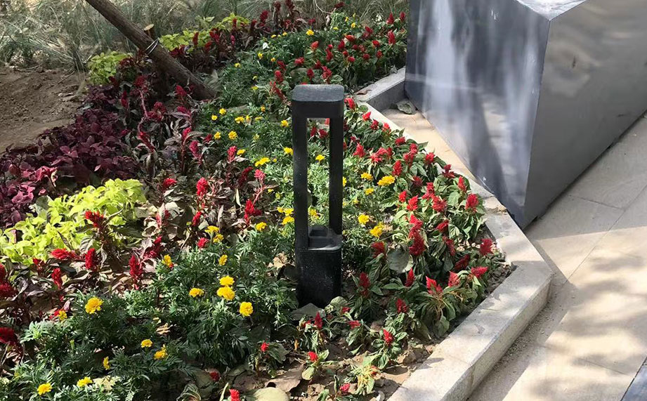 口袋公園，草坪燈